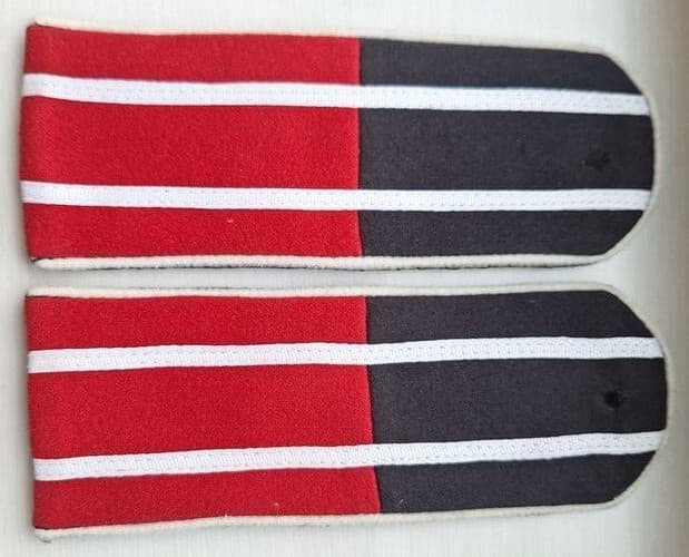 Shoulder straps for the officer of the Kornilov Regiment  Replica