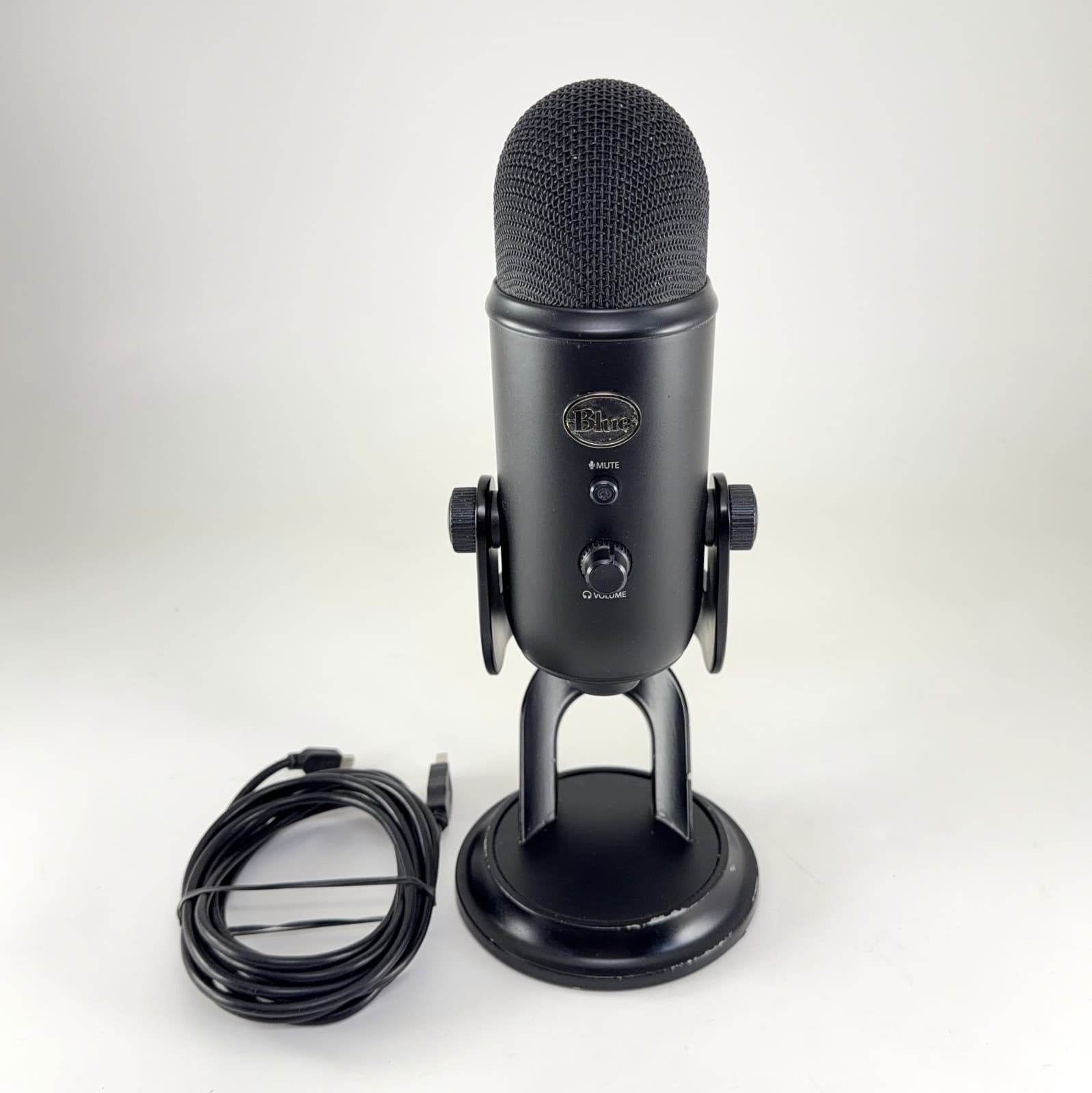 Blue Yeti Professional Multi-Pattern USB Condenser Microphone TESTED SHIPS TODAY