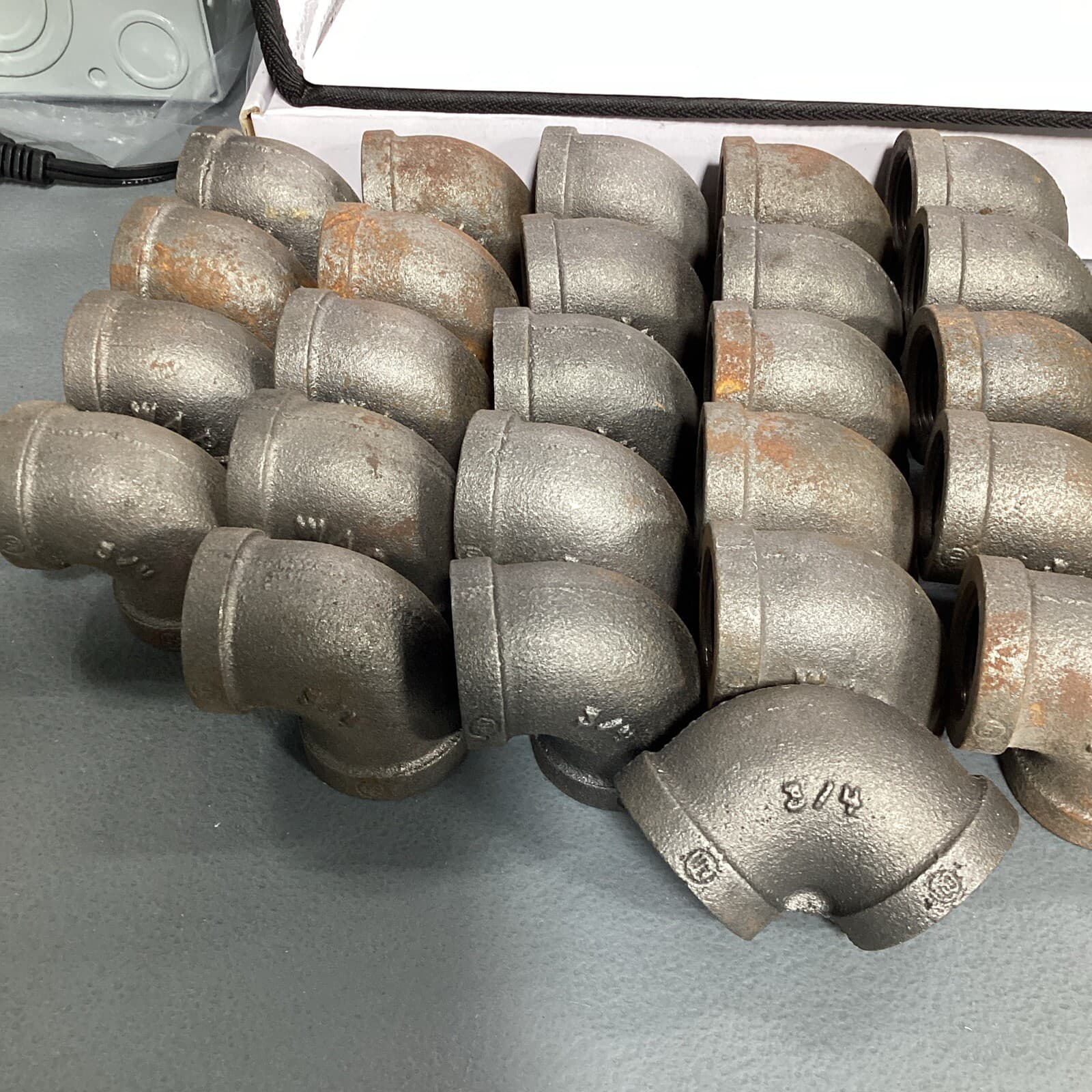 Ward 3/4" Black Malleable Iron 90 Degree Elbows (lot of 29) 6