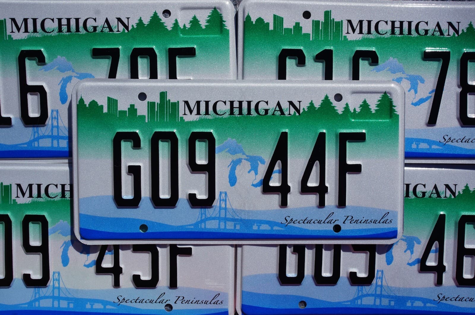 MICHIGAN LICENSE PLATES - Spectacular Peninsulas Green Blue License Plate Tags 5