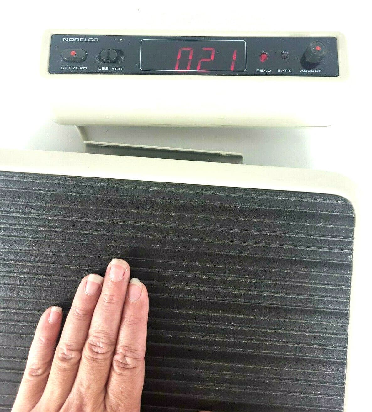 Vintage Norelco Healthcare Deluxe Electronic Digital Scale ~ HS10 2