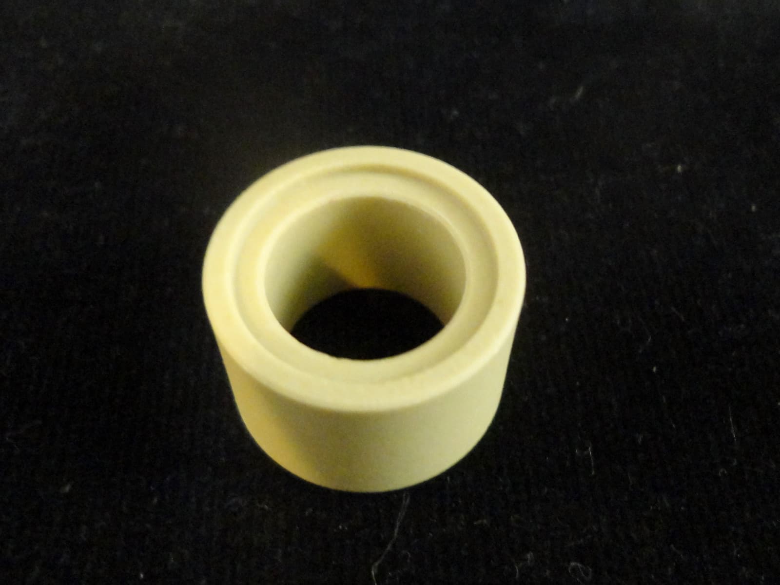 ONE DOZEN (12) HIGH PURITY CORDIERITE SEATED BUSHING SPACER INSULATOR No.: 109 2