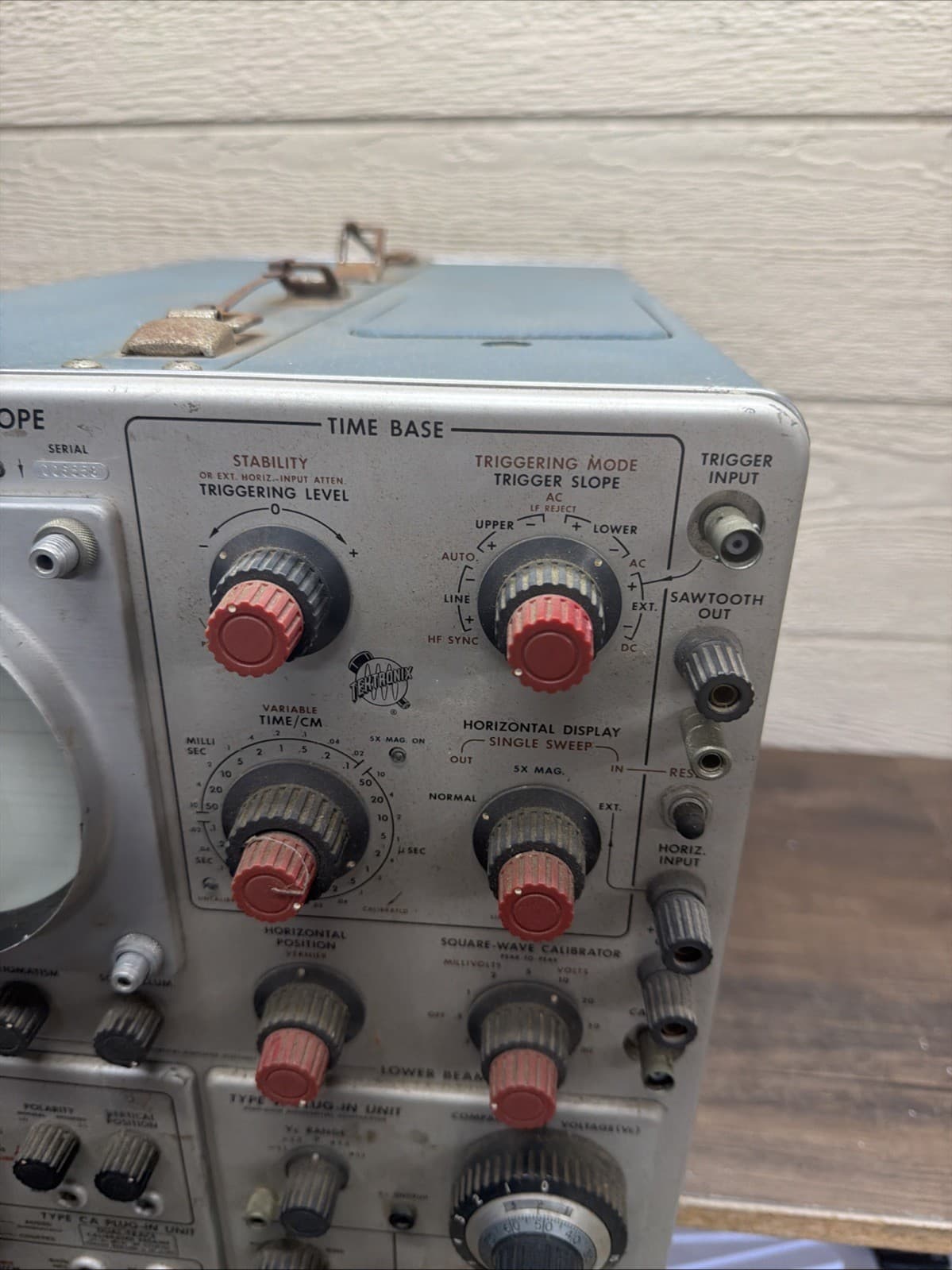 Tektronix 551 Dual Beam Ocilloscope Working 2