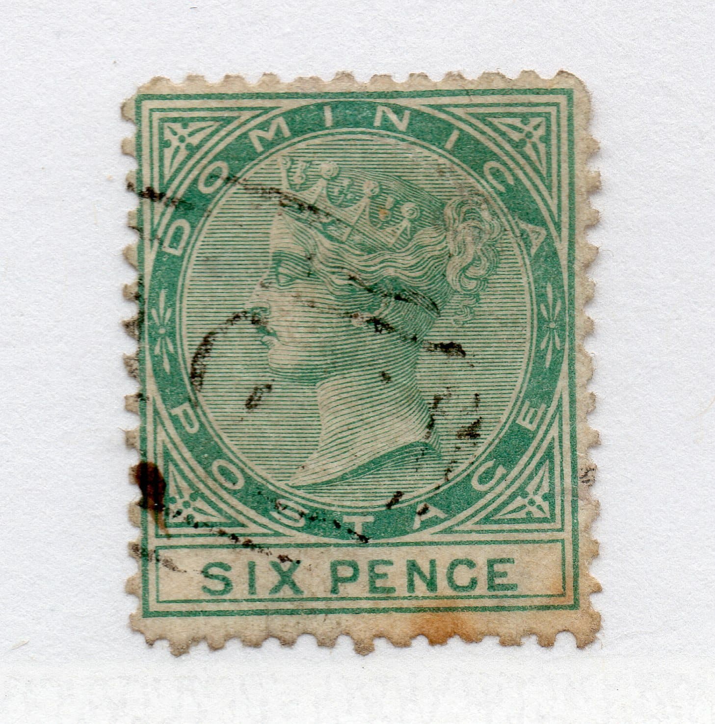 Dominica - SG# 2 Used / wmk crown CC     /      Lot 0421519