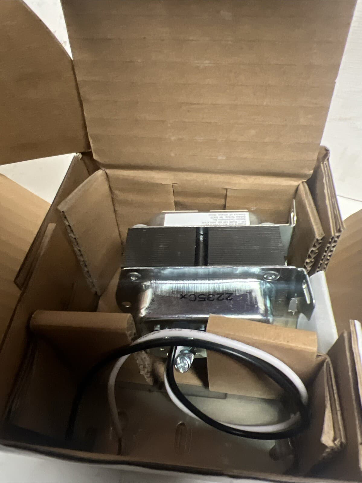 RESIDEO~ HONEYWELL AT72D TRANSFORMER- Multi Mount AT72D 1683 ~ 24V 40VA 3