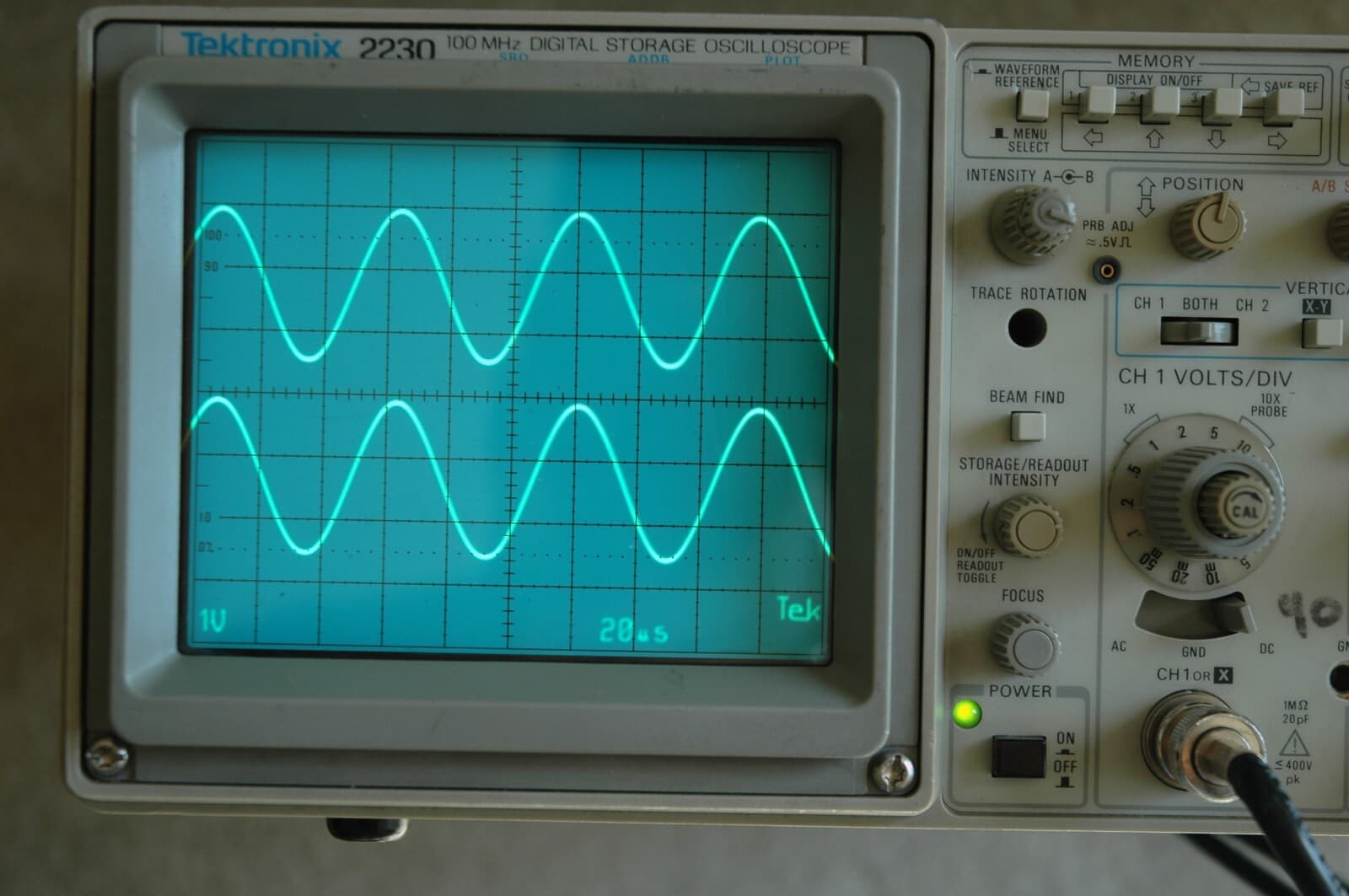 Tektronix 2230 100MHz Digital Oscilloscope, Calibrated, Two Probes, Power cord 6