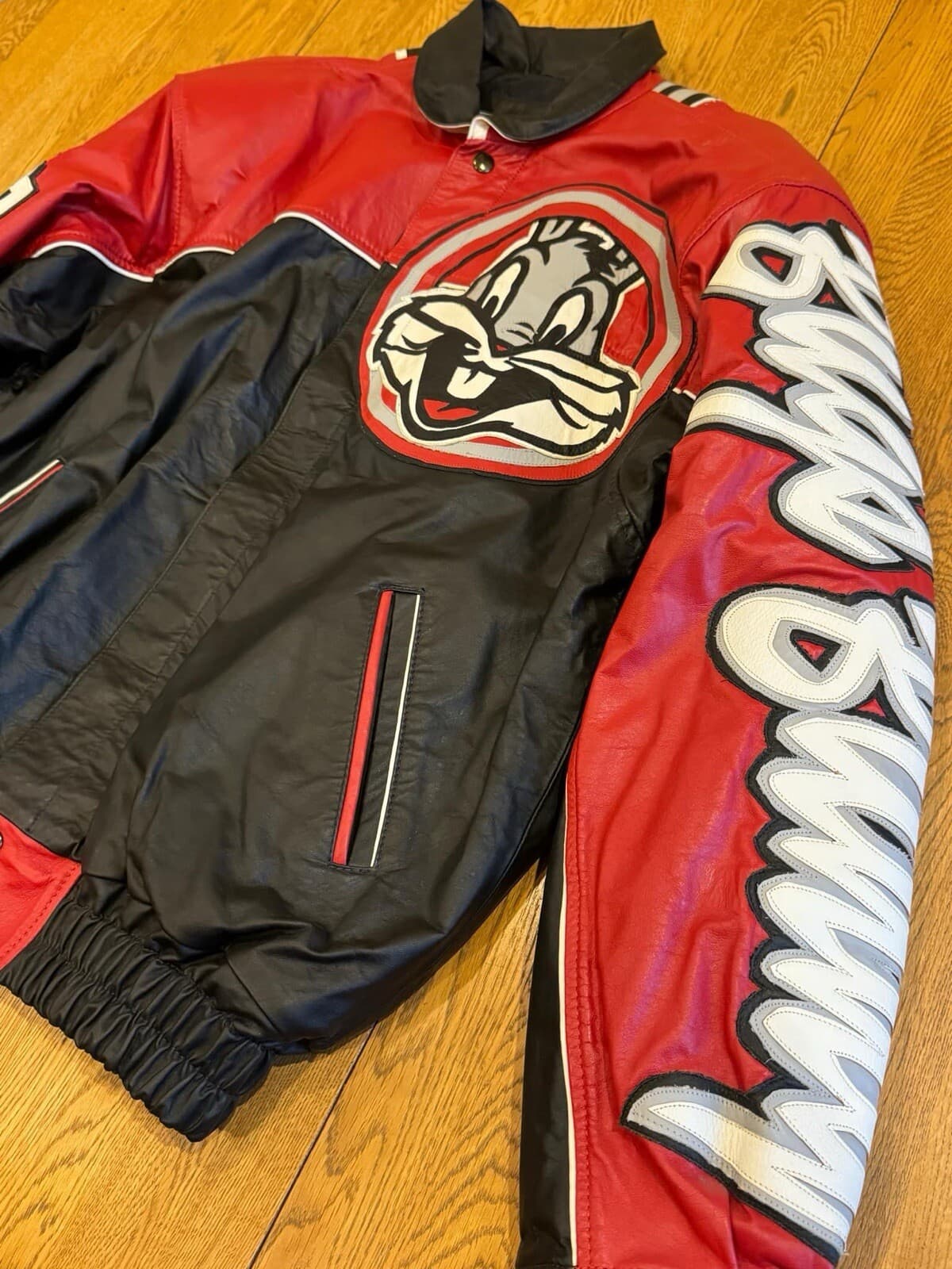 🔥RARE! Vintage 90s Looney Tunes Bugs Bunny Cartoon Bomber Leather Jacket Size M 3