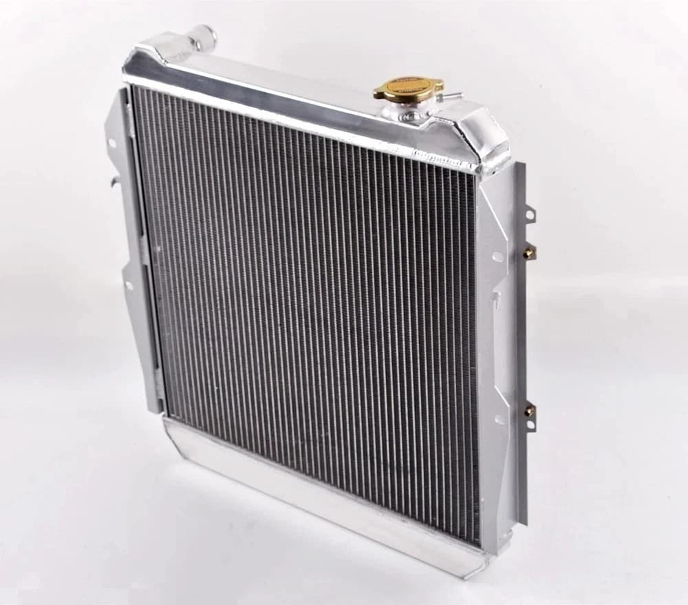3 Row Core Aluminum Radiator For Toyota 4 Runner Pickup DLX SR5 Base Truck 3.0L 5