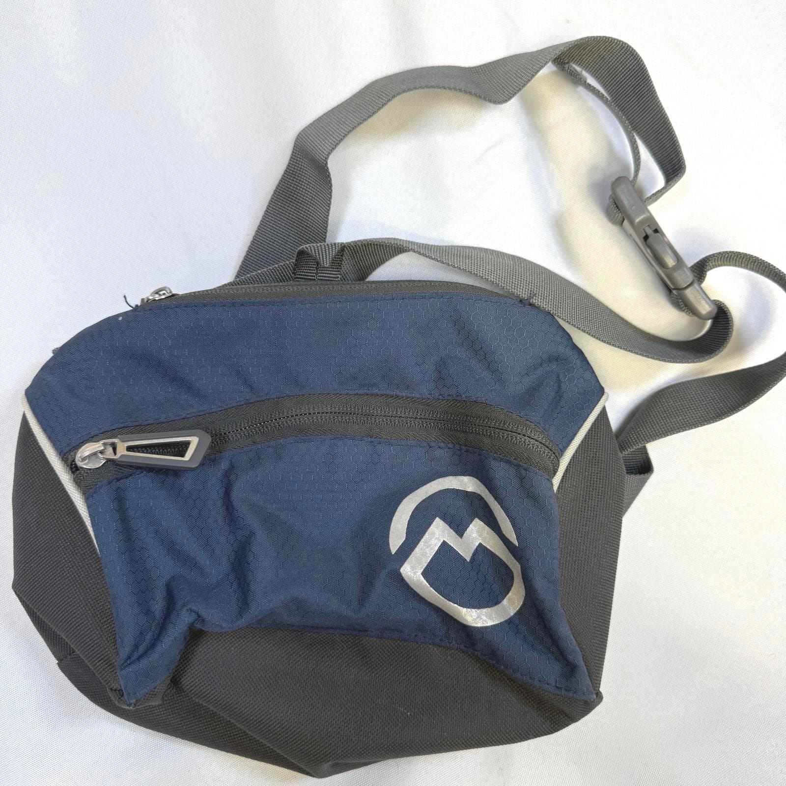 Magellan Outdoors Ember Waistpack Waist Bag Blue Fannypack 4