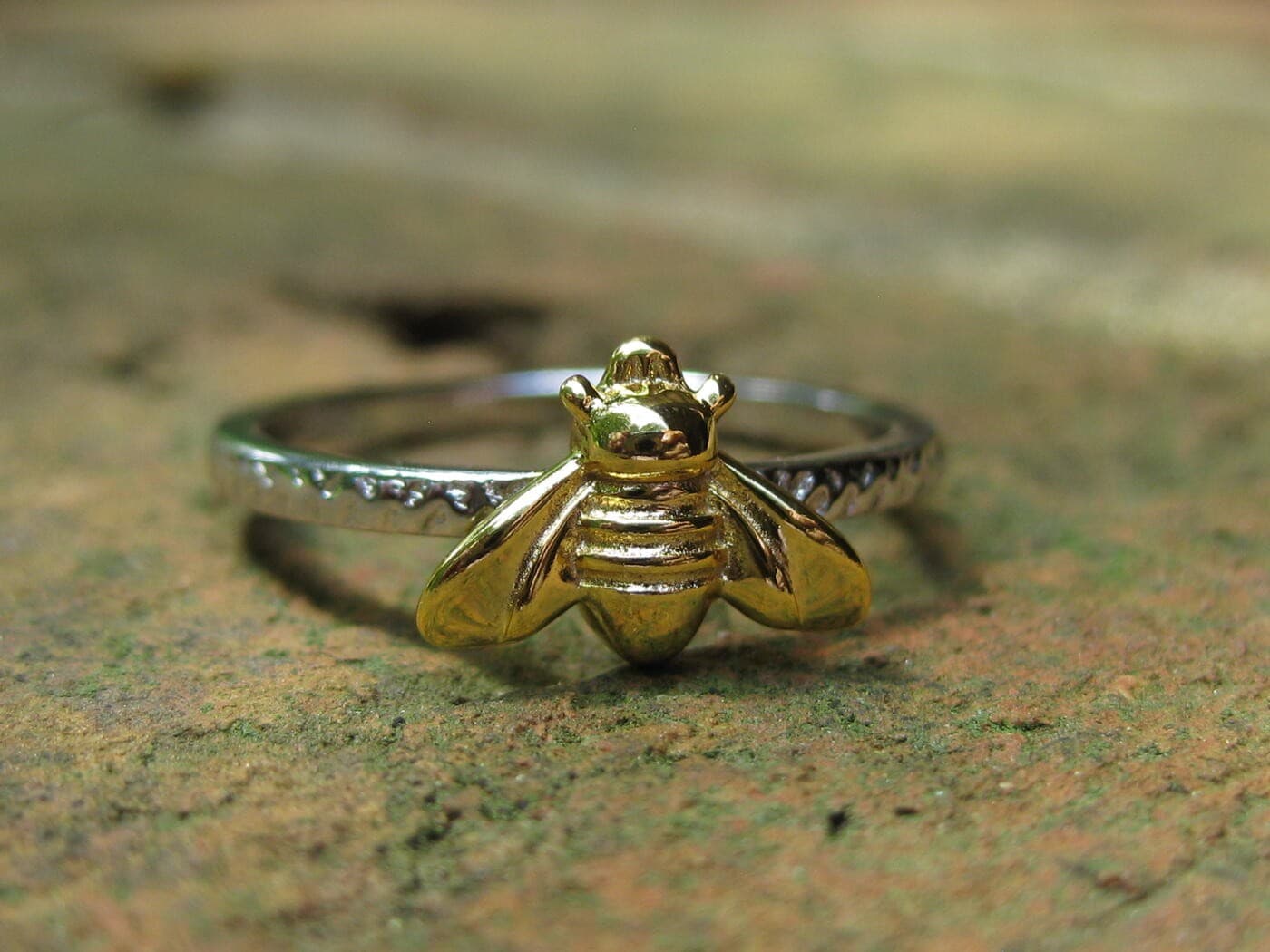 Metaphysical Queen Bee Djinn of Luxury and Extravagant Wealth