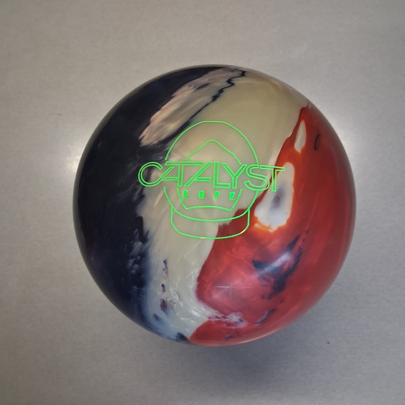 Storm Omega Crux  bowling ball 15 LB. 1ST QUALITY NEW UNDRILLED IN BOX!!  #069 4