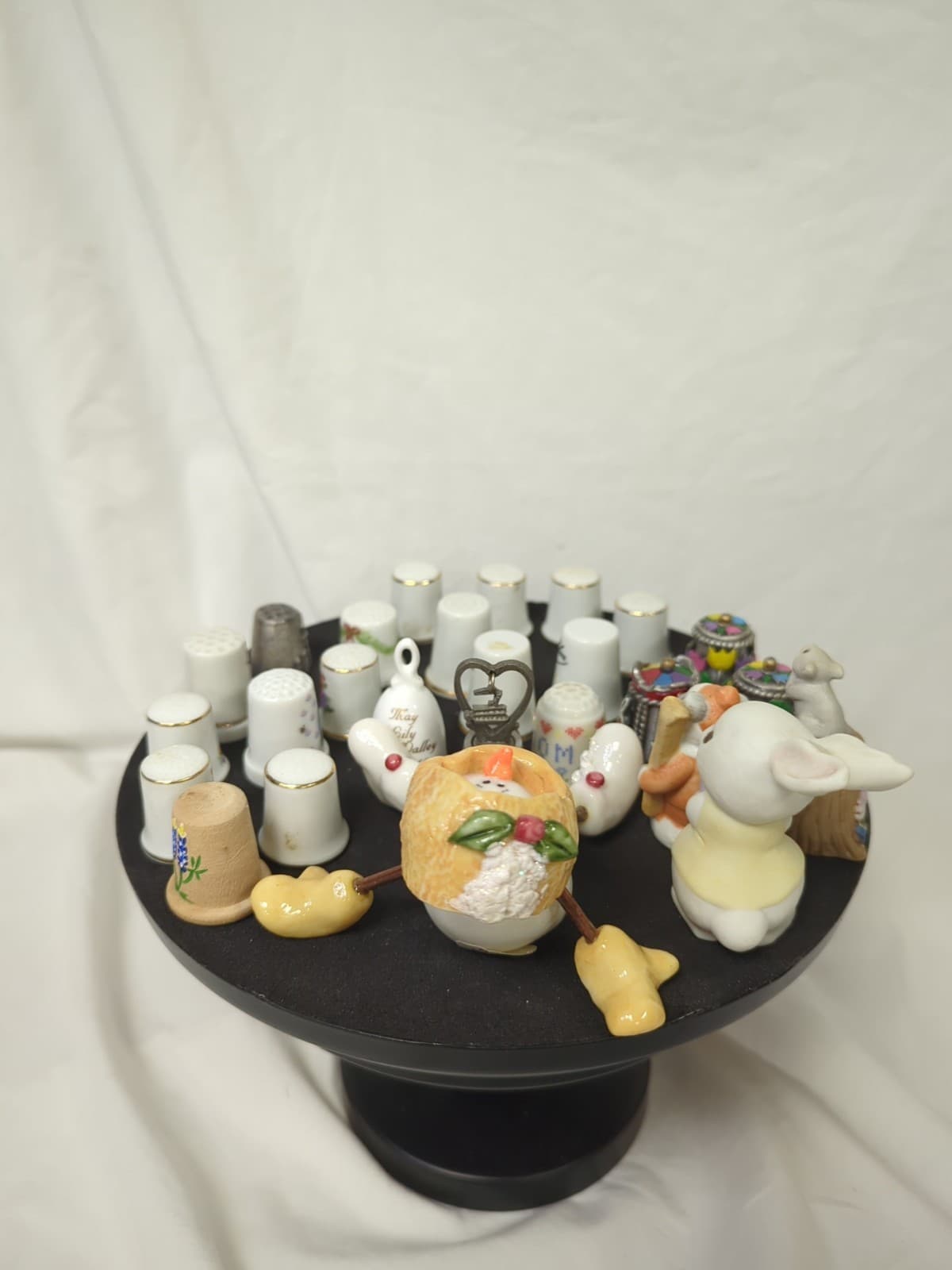 Lot Of Miniatures And Thimbles Metal Ceramic And One Wood 3