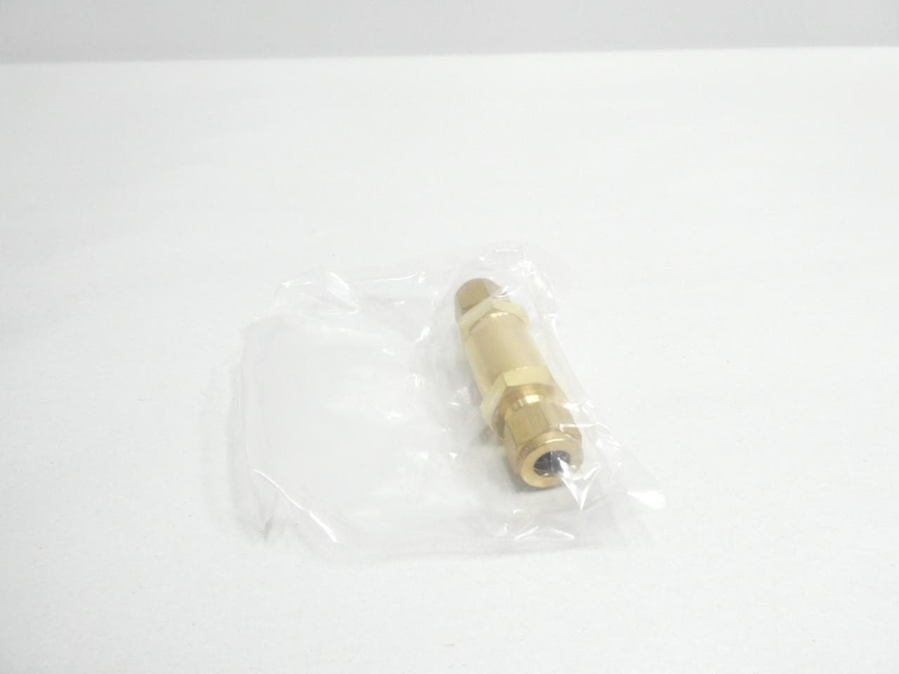 Swagelok B-6C-1/3 Brass Check Valve 3/8in Tube 2