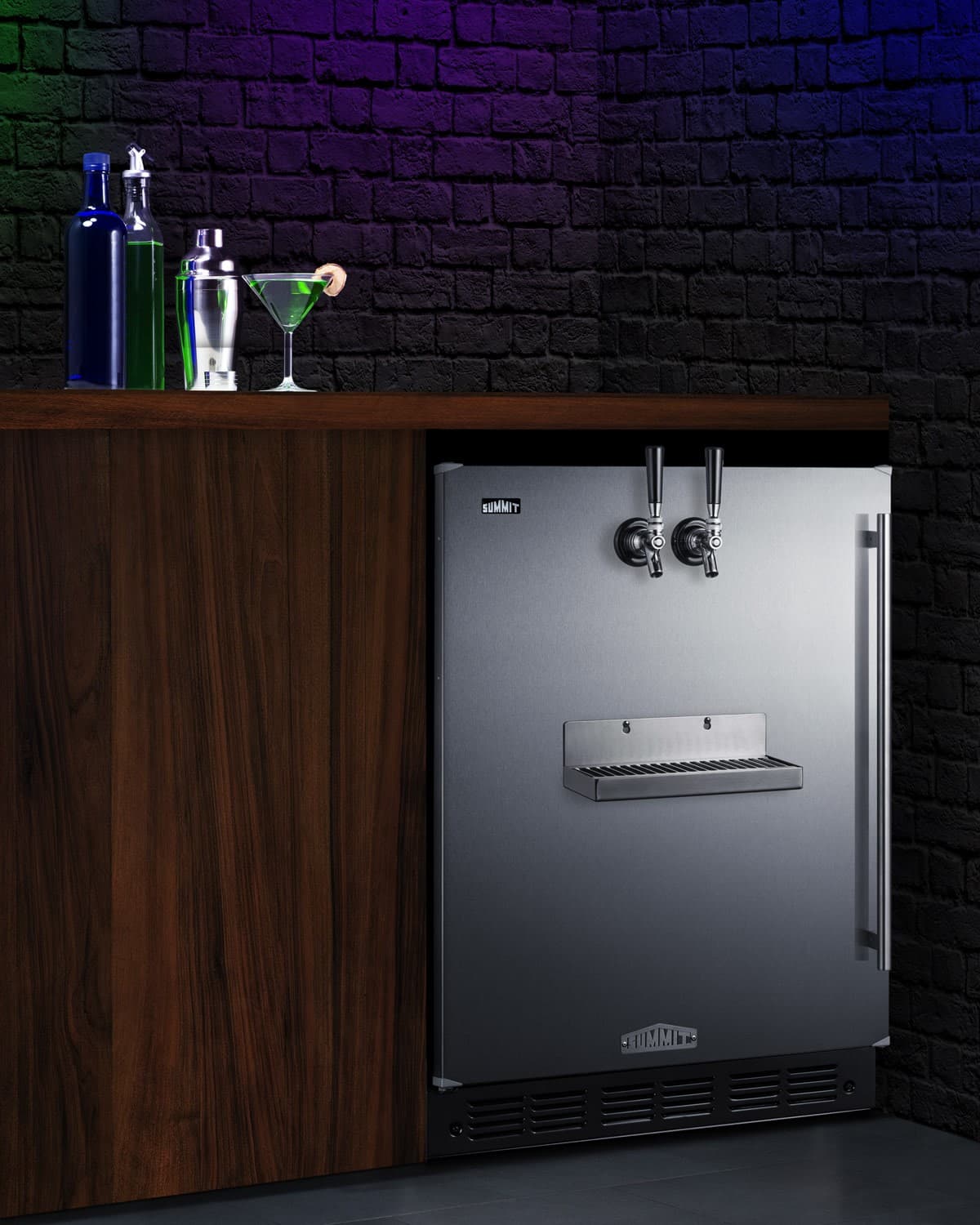 Summit SBCFRTPCFADALHD 24"W 5.3 Cu. Ft. Built-In Double Tap - Stainless Steel 4