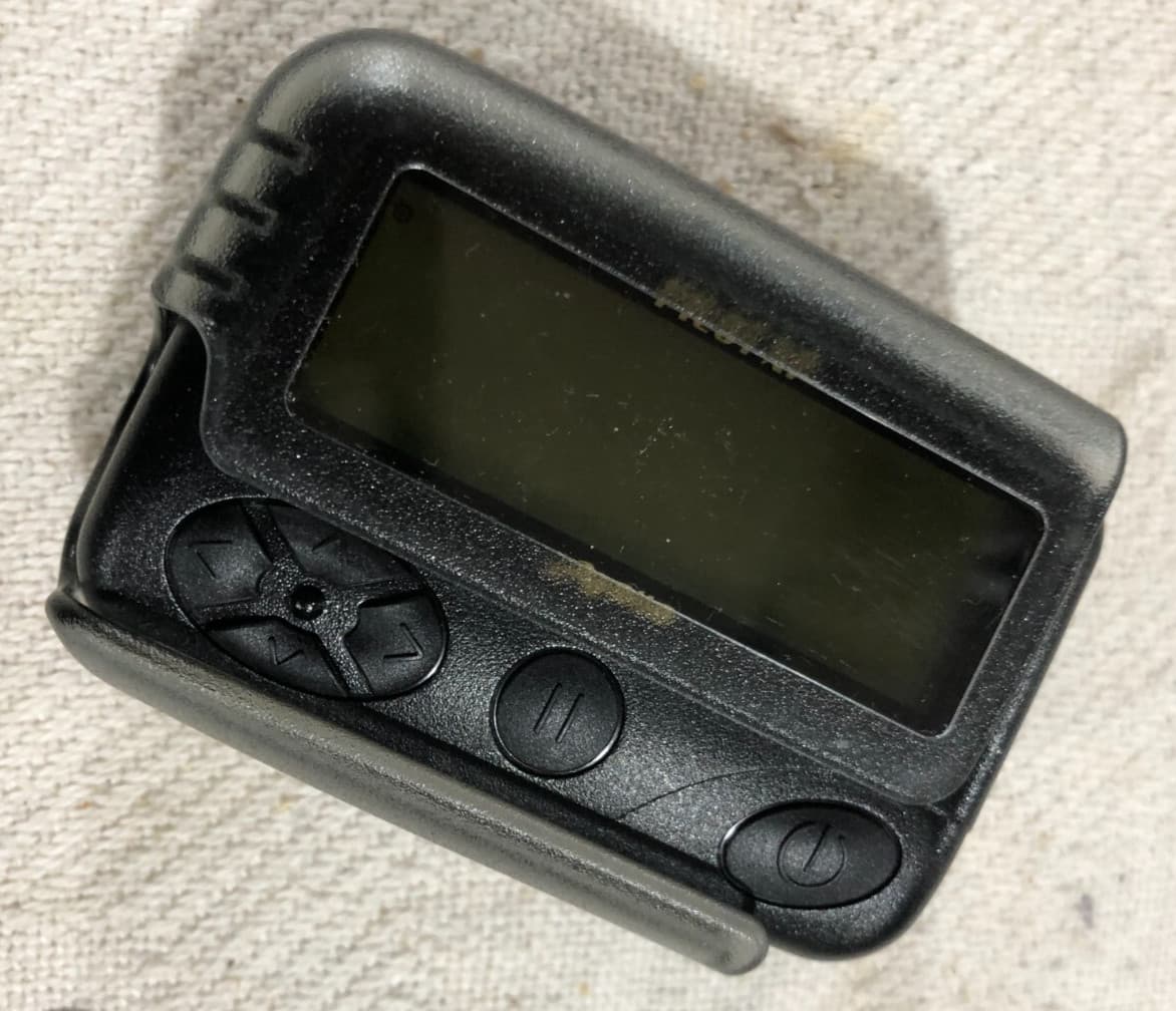 Apollo AL-A28R NB (Pilot XP) P8 VHF Alphanumeric display pager, USED 3