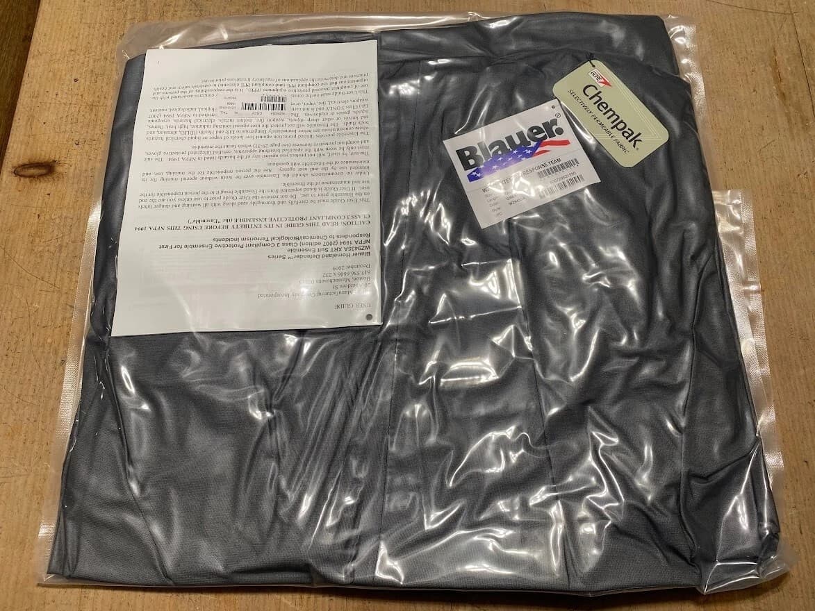 ​Blauer Gore Chempak WZ9435C Extended Response Team Bio Hazard Suit Large 4