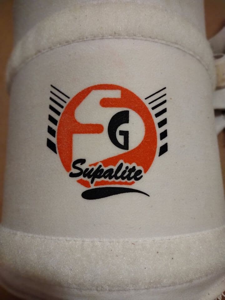 SG Supalite Cricket pads - Batting chest guard protectors, QTY 2 USED 2