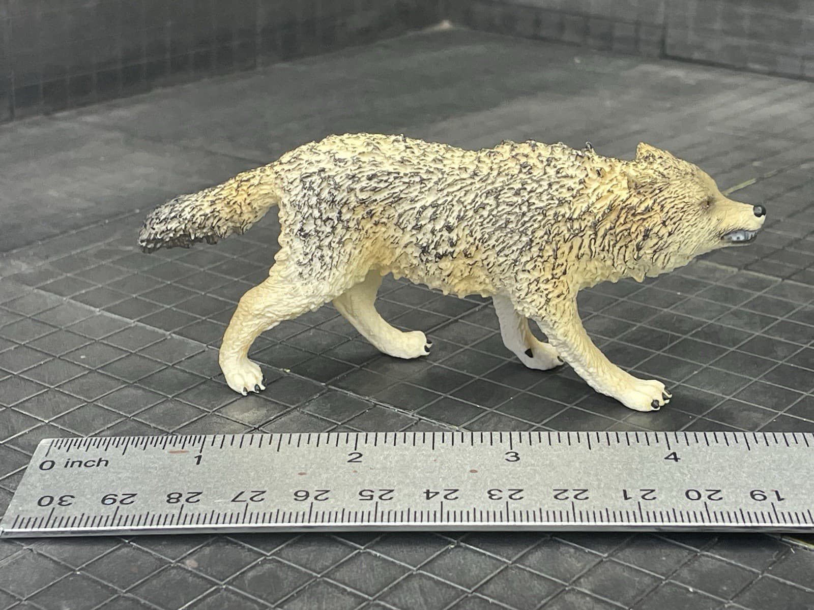 Schleich Growling Snarling Wolf Wildlife Toy Figure 2014 Canine Toy Figurine 4