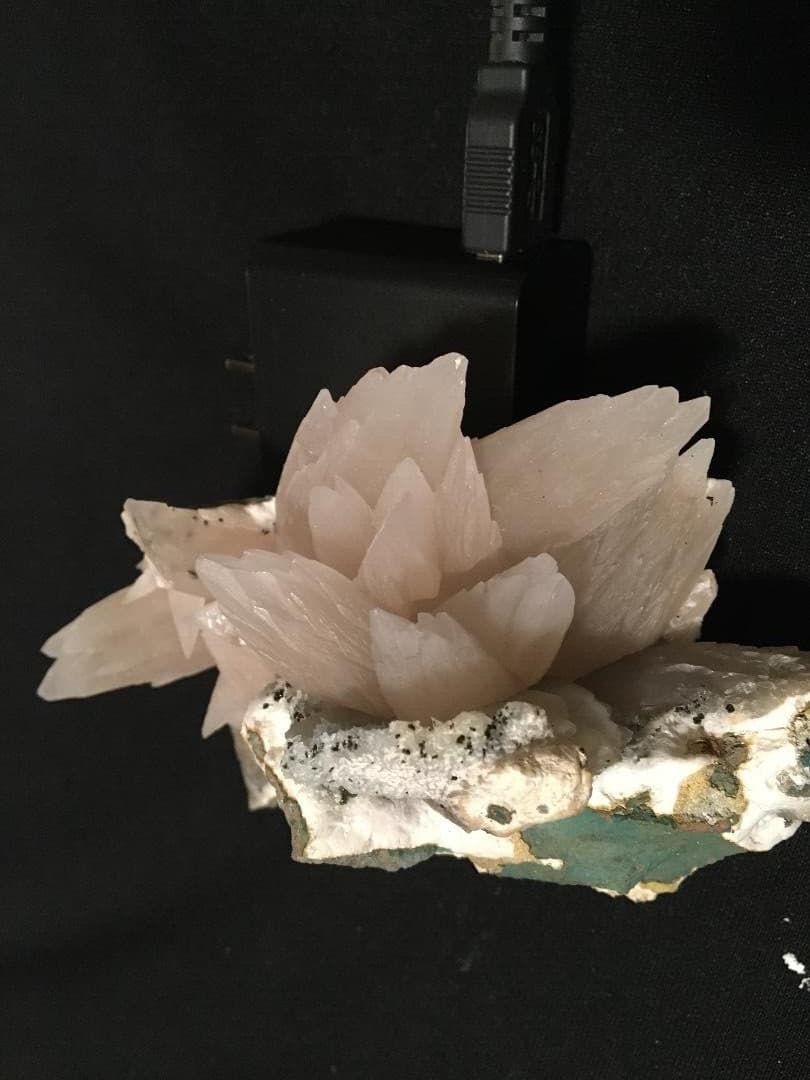 KB: GREAT!!!! SW FL. RED CALCITE XLS. ON MATRIX, IRAI, RIO GRANDE DO SUL, BRAZIL 4