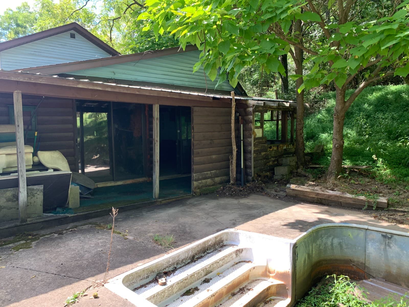 ($152K Value) 3bd/1ba Fixer Upper on 1 Acre of Land w/ Pool & Garage 4