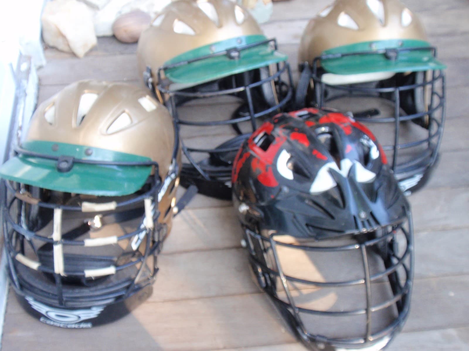 LOT OF 4 LACROSSE HELMETS CASCADE 3 MEDIUM SIZE 9 - 1 SIZE  LARGE CLH2 2