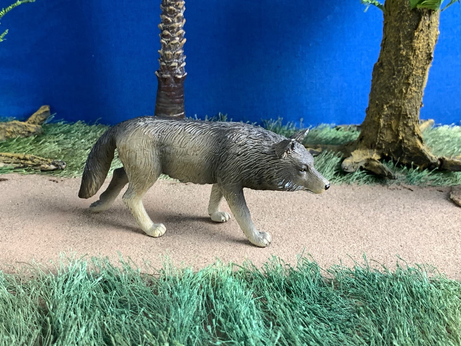 Mojo #387026 Gray Wolf Figure Lifelike Wildlife Animal Detailed 2010