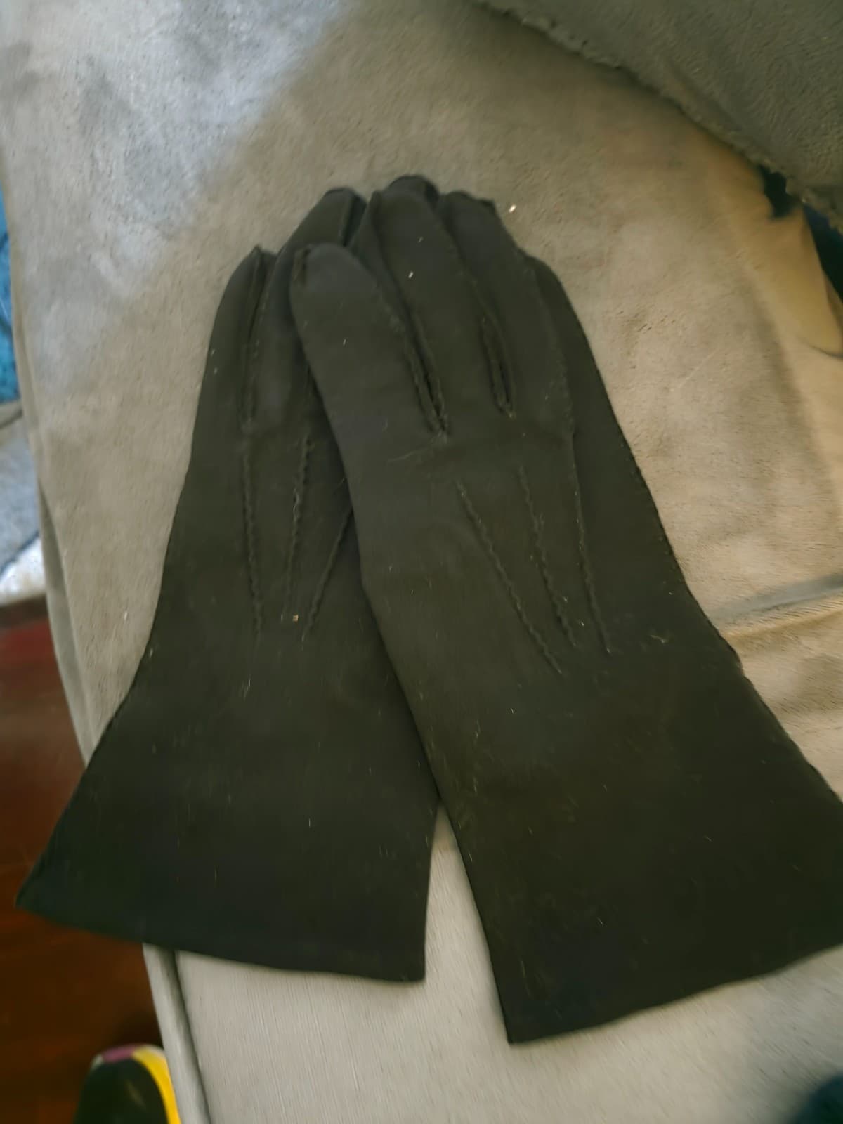 Marilyn Monroe Owned Worn 50's black kidskin gloves from Secretary May Reis 2