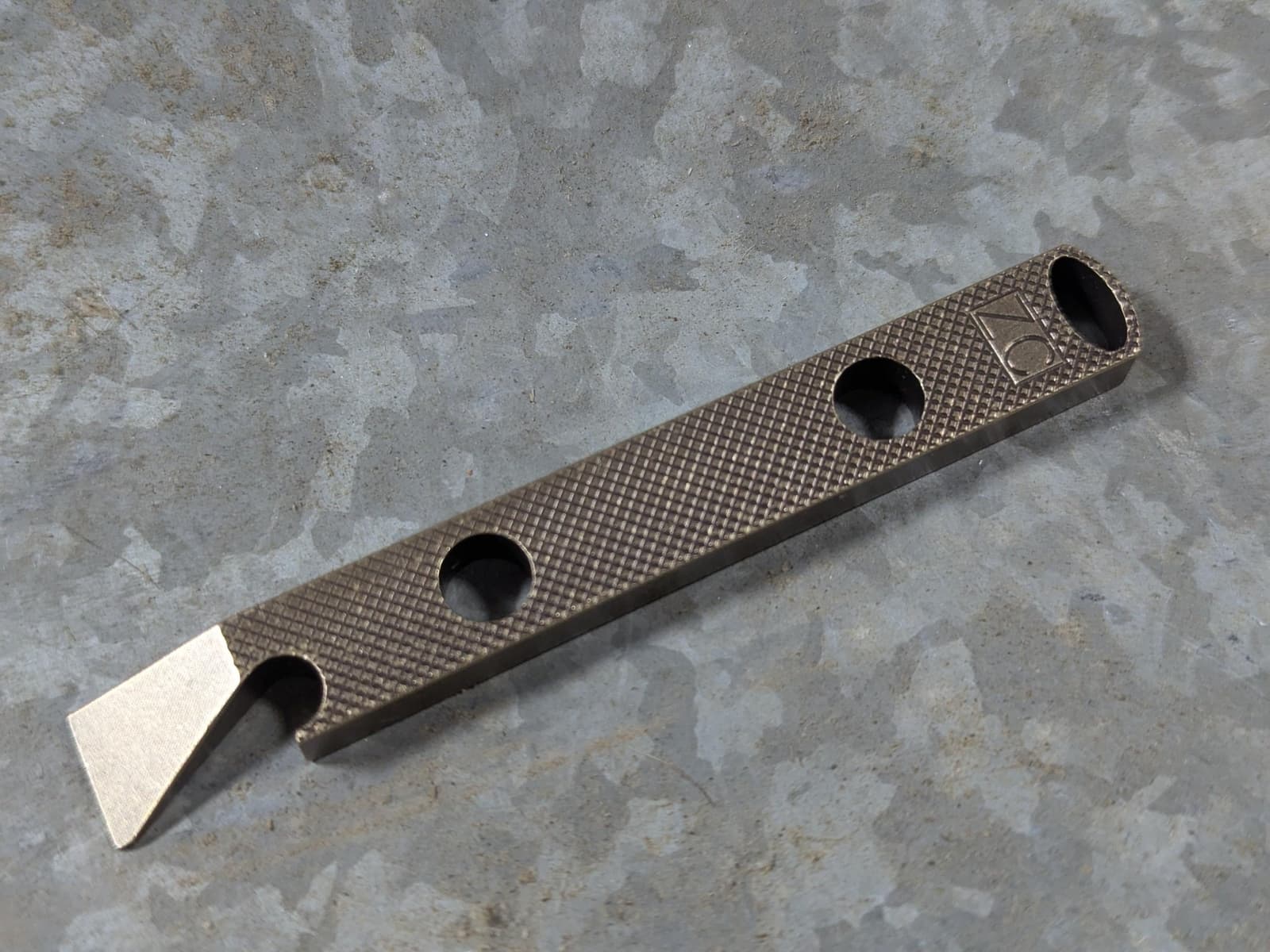 Brass Knurled Pattern Pry Bar with Patina 3