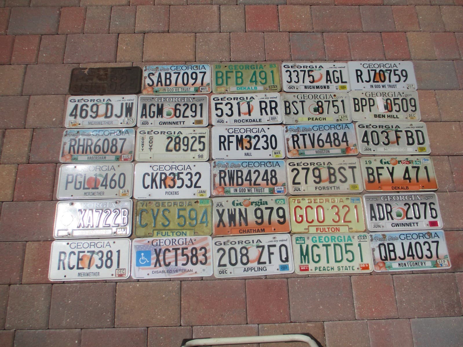 30 Georgia license plate lot for collecting or decorating