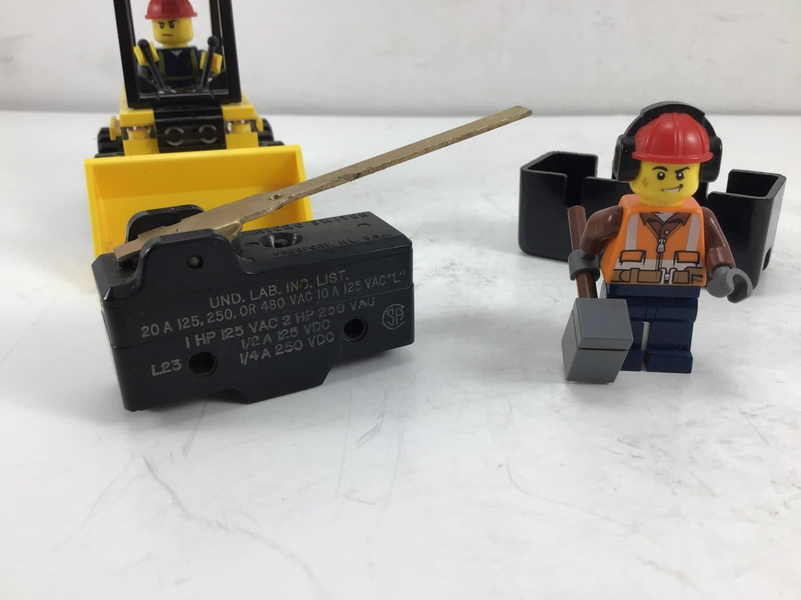 BA-2RV-A2 - MICRO-SWITCH - SNAP ACTION SWITCH - **NEW OLD STOCK!!** 3