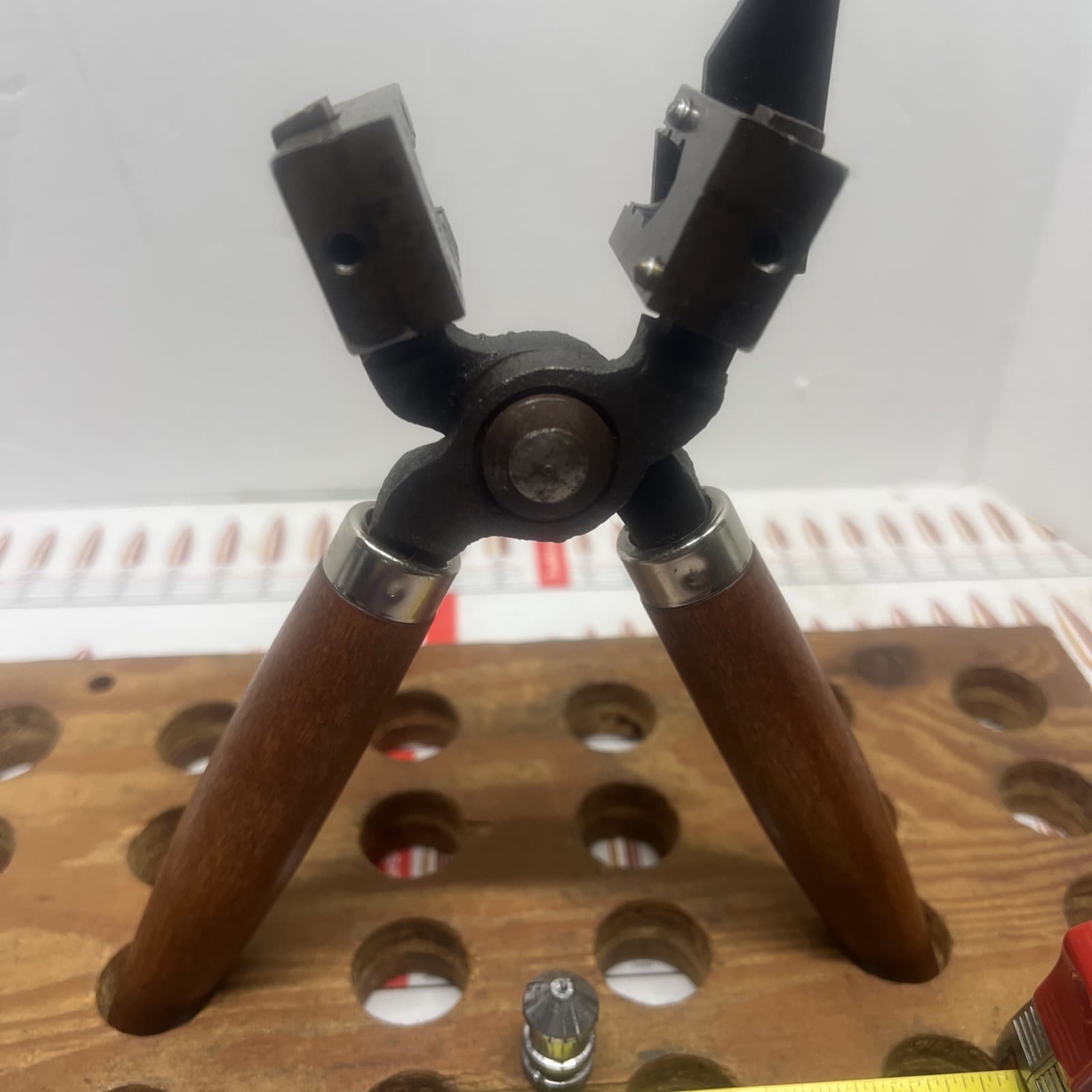 THOMPSON CENTER ARMS #297  CALIBER ?MAXI BALL T/C BULLET MOLD & HANDLES 2