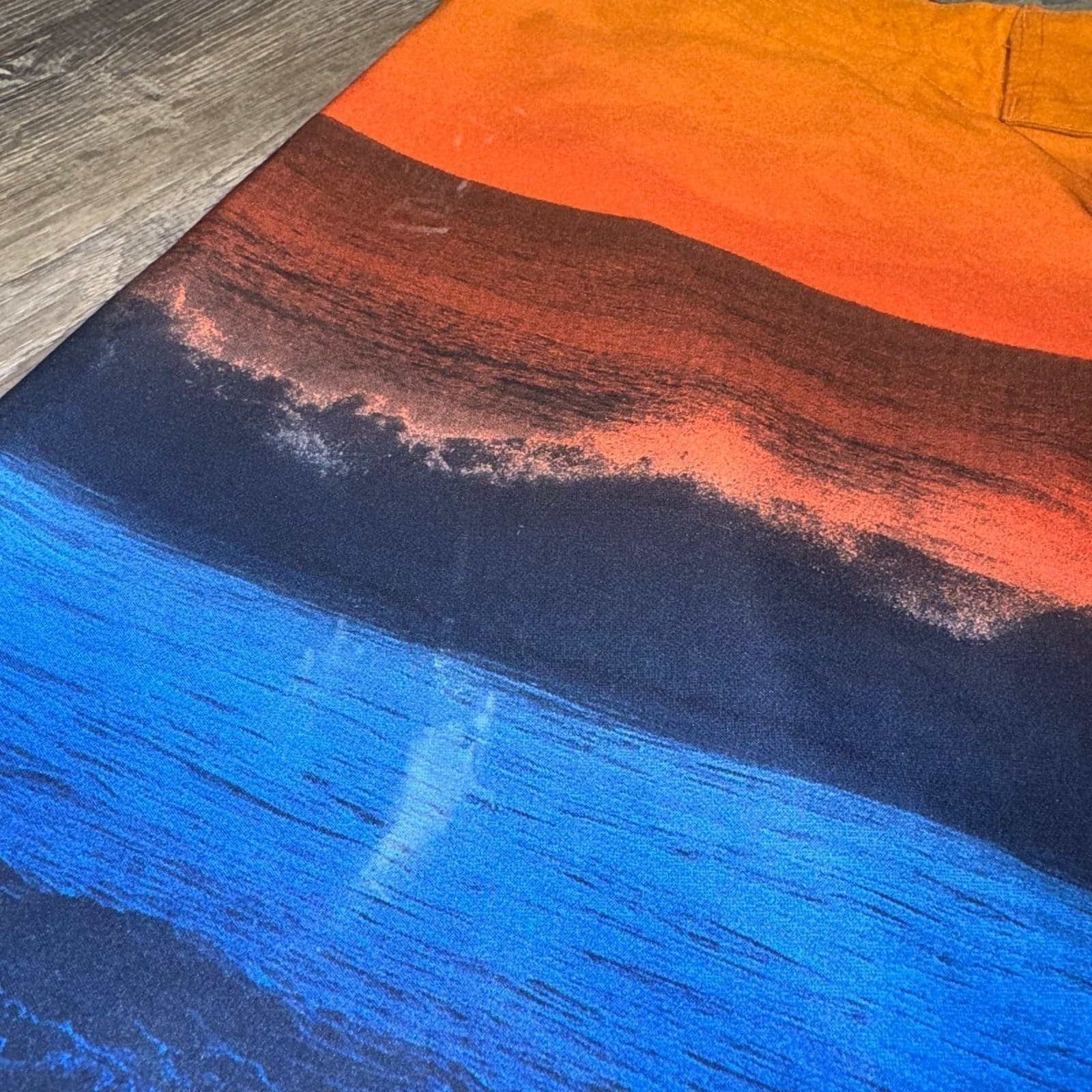 Y2K Old Navy California Sunset Boardshorts Size 36 – Ocean Wave Surf Trunks 4