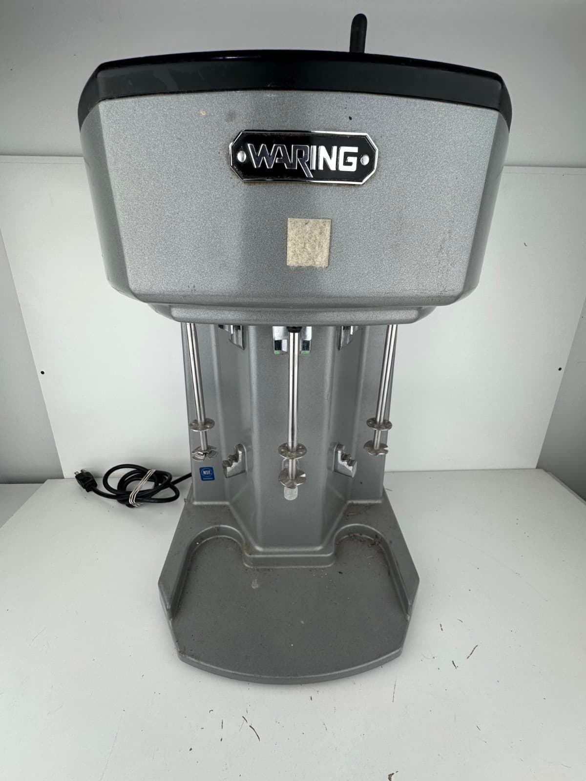 Waring Commercial WDM360 Heavy Duty Triple Spindle Drink Mixer Shaker