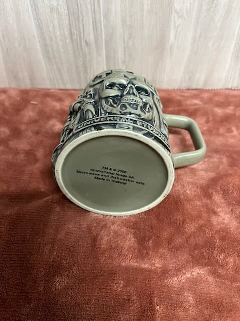 2006 Universal Studios Terminator T2-3D Endoskeleton 3-Dimensional Souvenir Mug 4
