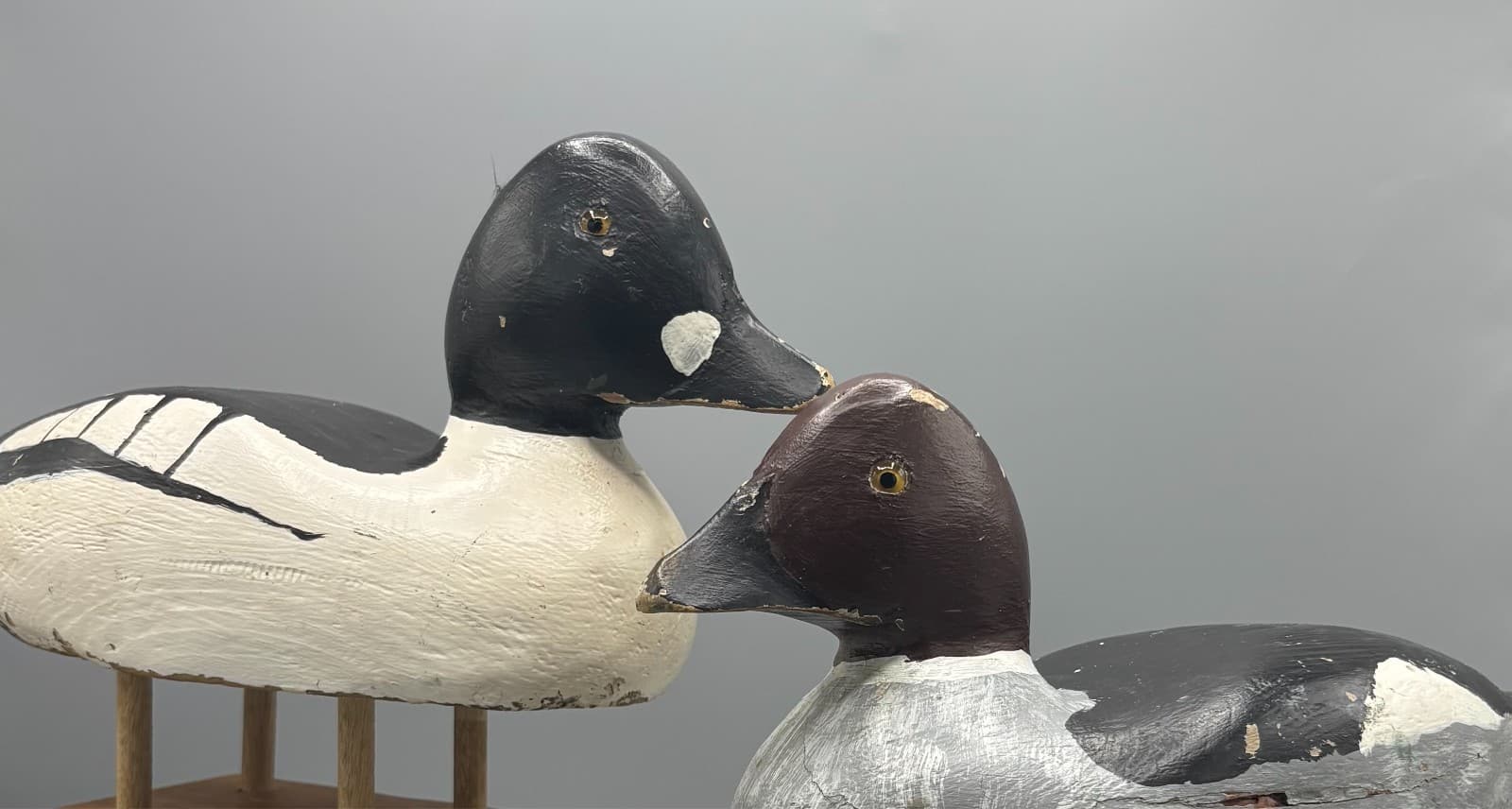 ORIGINAL PAINT *GANANOQUE* GOLDENEYE PAIR OF VINTAGE ANTIQUE WOODEN DUCK DECOYS 2