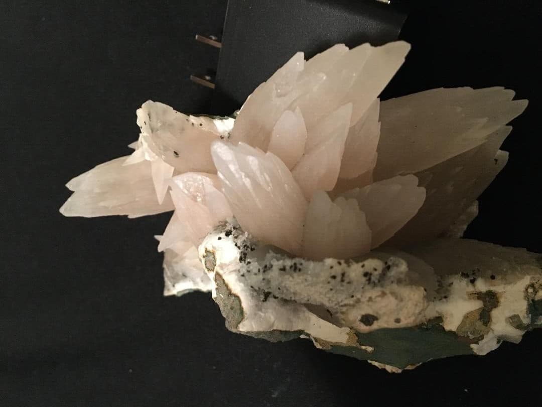 KB: GREAT!!!! SW FL. RED CALCITE XLS. ON MATRIX, IRAI, RIO GRANDE DO SUL, BRAZIL 2