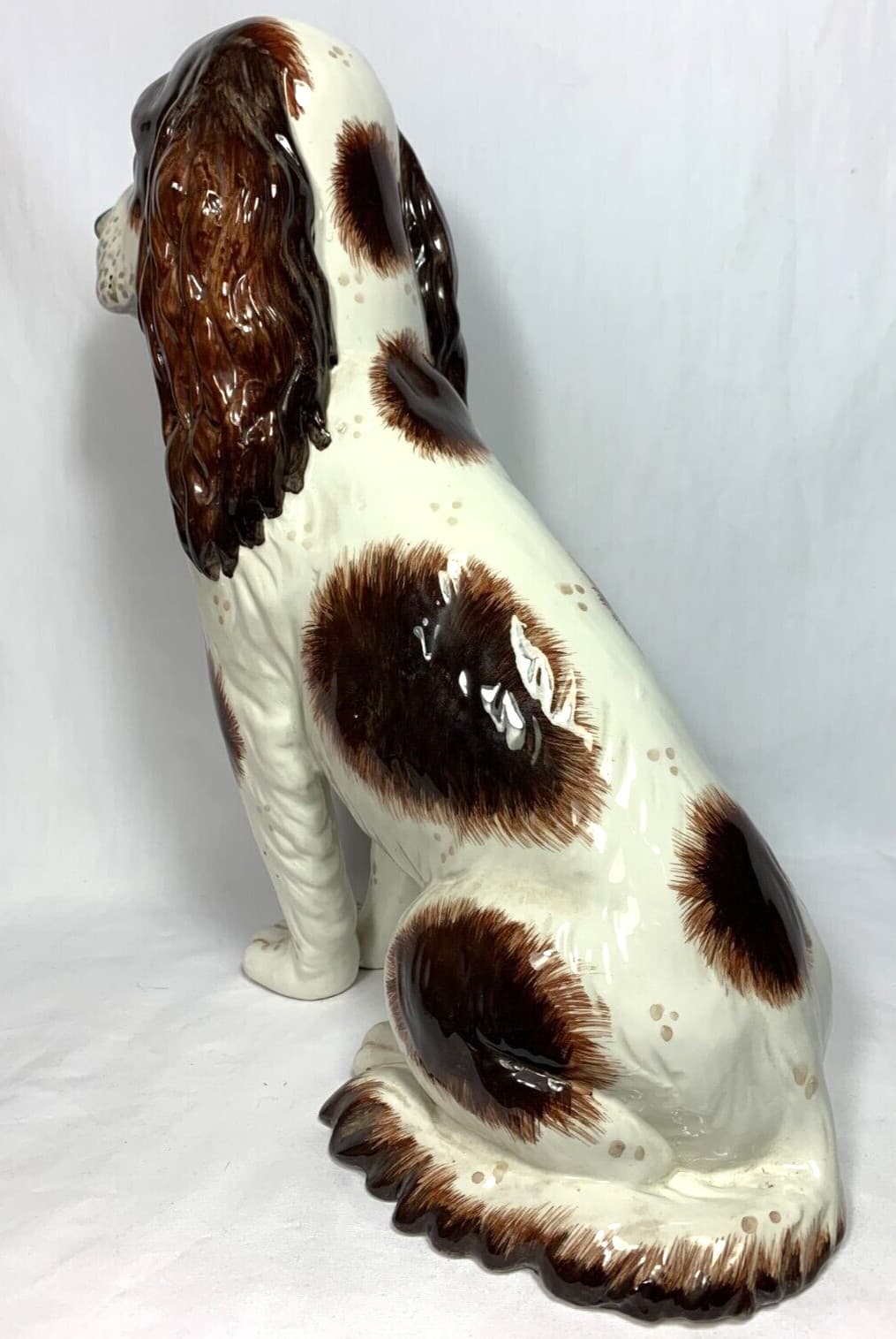 Large English Springer Spaniel Dog Figurine Sitting Patiently 17" 4