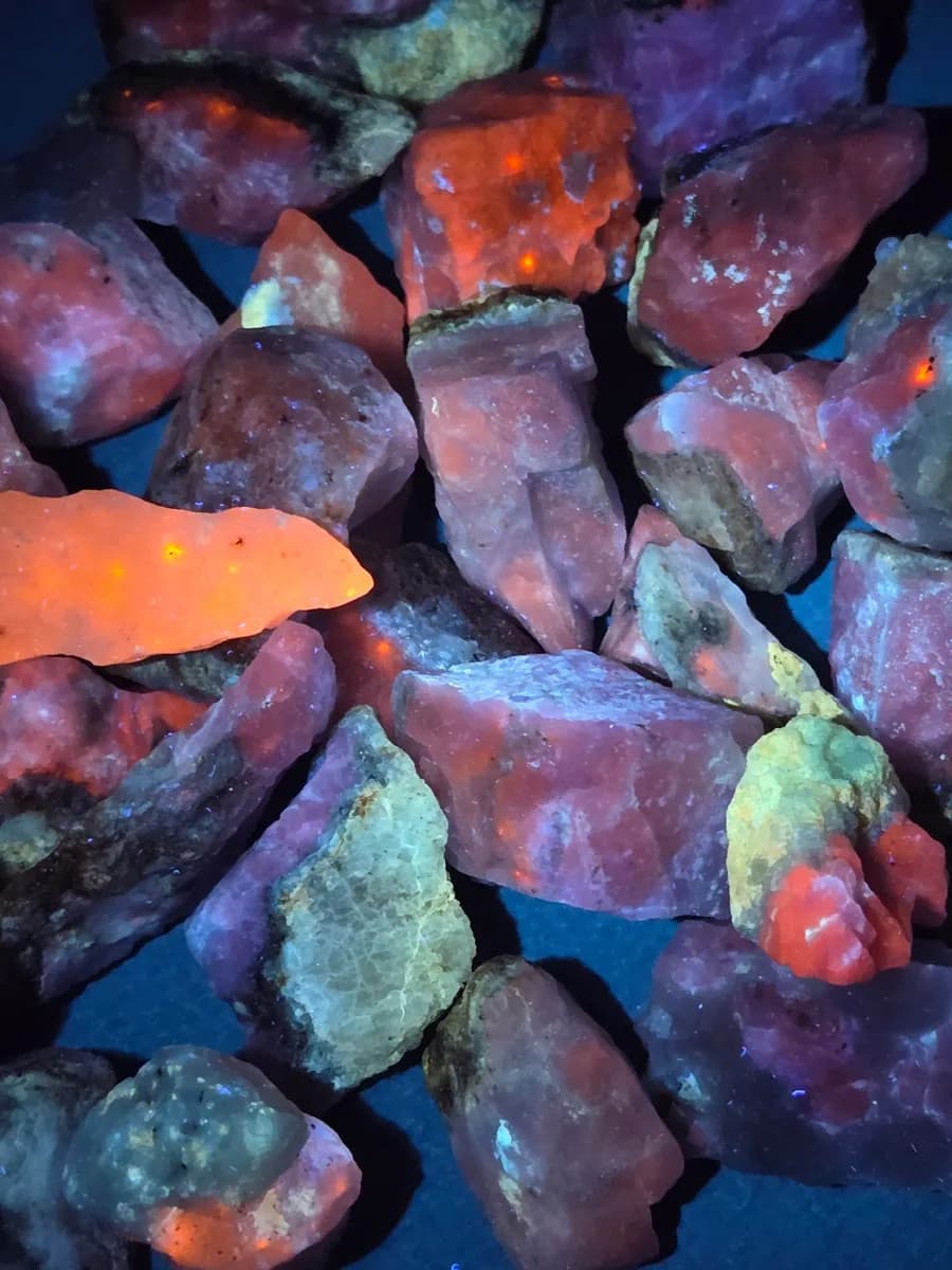 Fluorescent/Tenebrescent Hackmanite Small Specimen