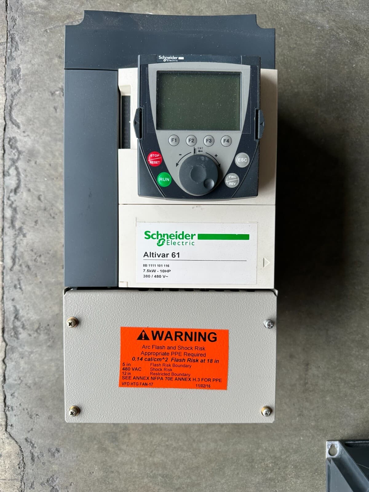 Schnieder Altivar 61 ATV61HU75N4 Square D 17.6A 460V 10HP Altivar 61 USED