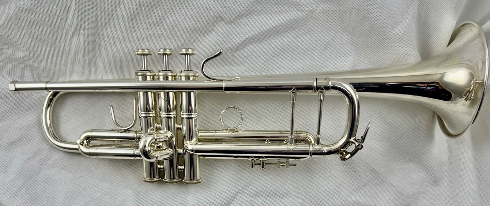 Beautiful Show Demo Bach 180S-43 Stradivarius Professional Bb Trumpet; with Case 2
