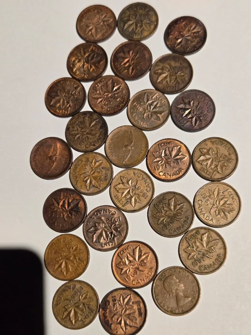 Canadian Pennies Lot 27 coins- mostly 1960's and early 70's+1942,57-Many AU/BU