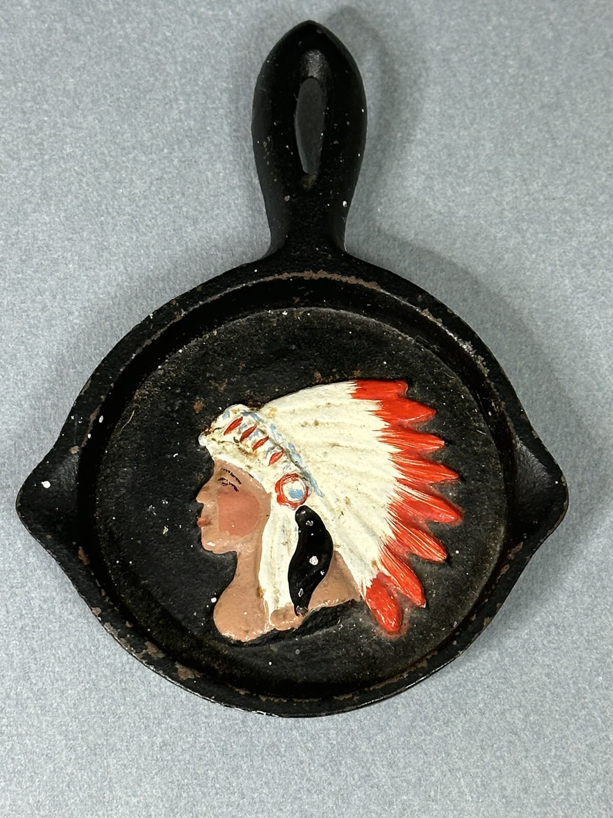 JOHN WRIGHT Mini CAST IRON SKILLET ASHTRAY SPOON REST Native Chief w/ Headdress 2