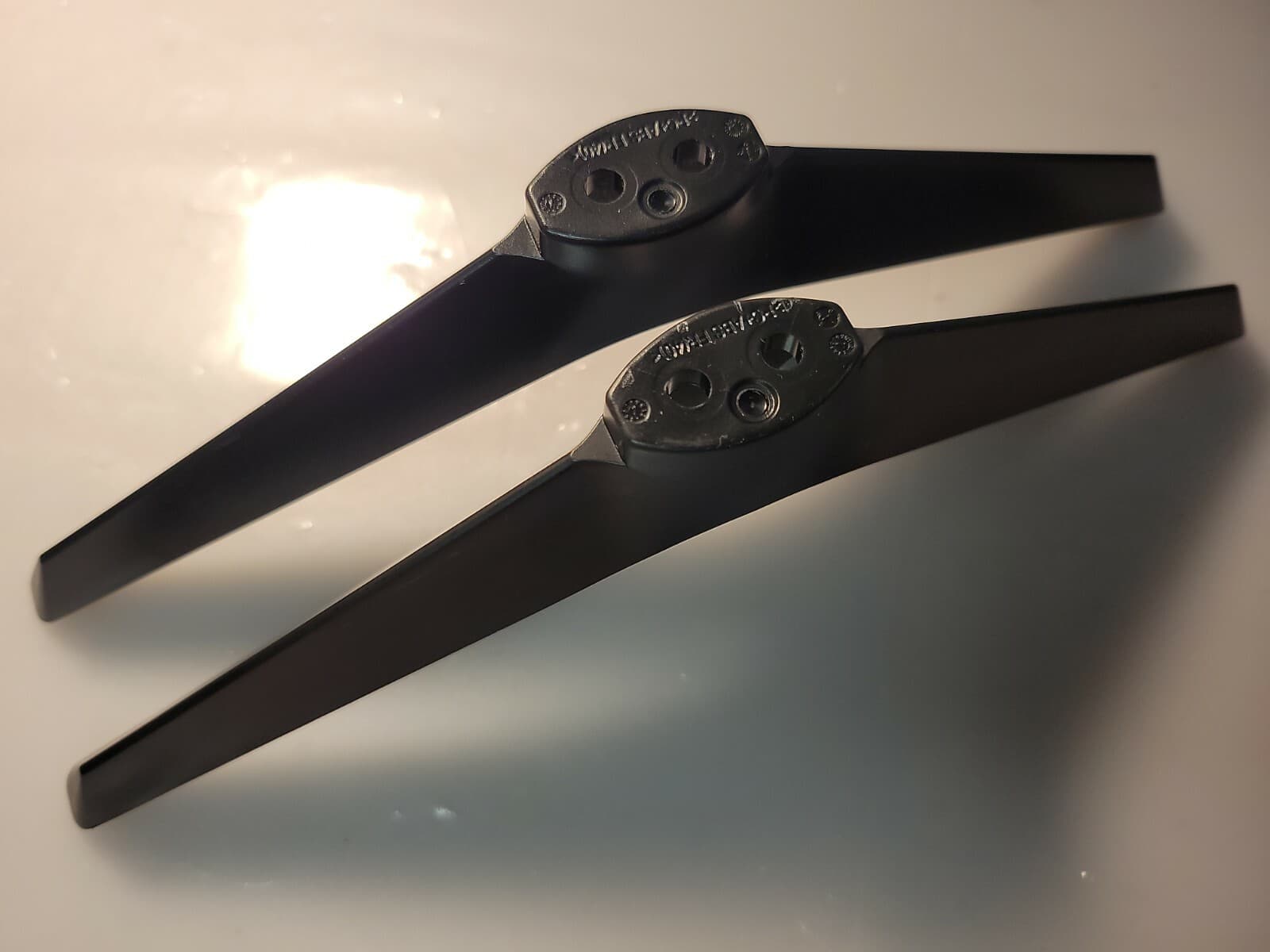 VIZIO D40F-J09 TV STAND LEGS WITH SCREWS USED 3