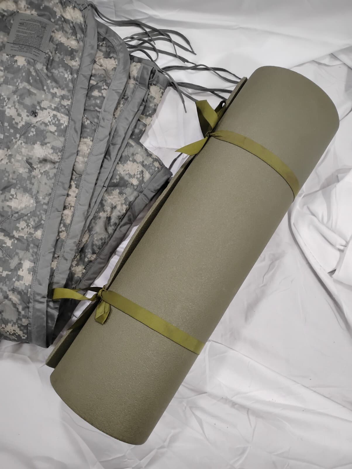 Usgi Military Sleep Pad, Mosquito Net, Woobie Poncho Liner Combo Pack Camo Net 4