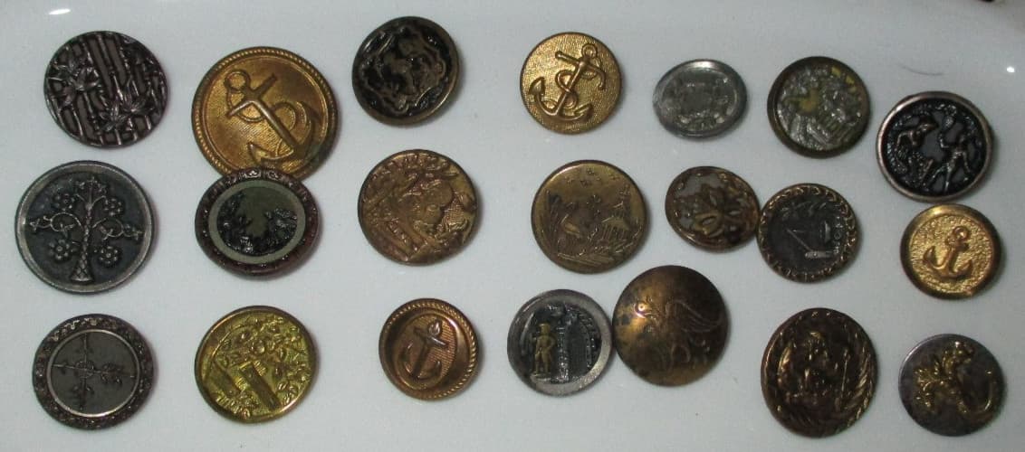 LOT 21 ANTIQUE VICTORIAN METAL PICTURE BUTTONS - BIRDS TREE OF LIFE HORSESHOE ++ 4
