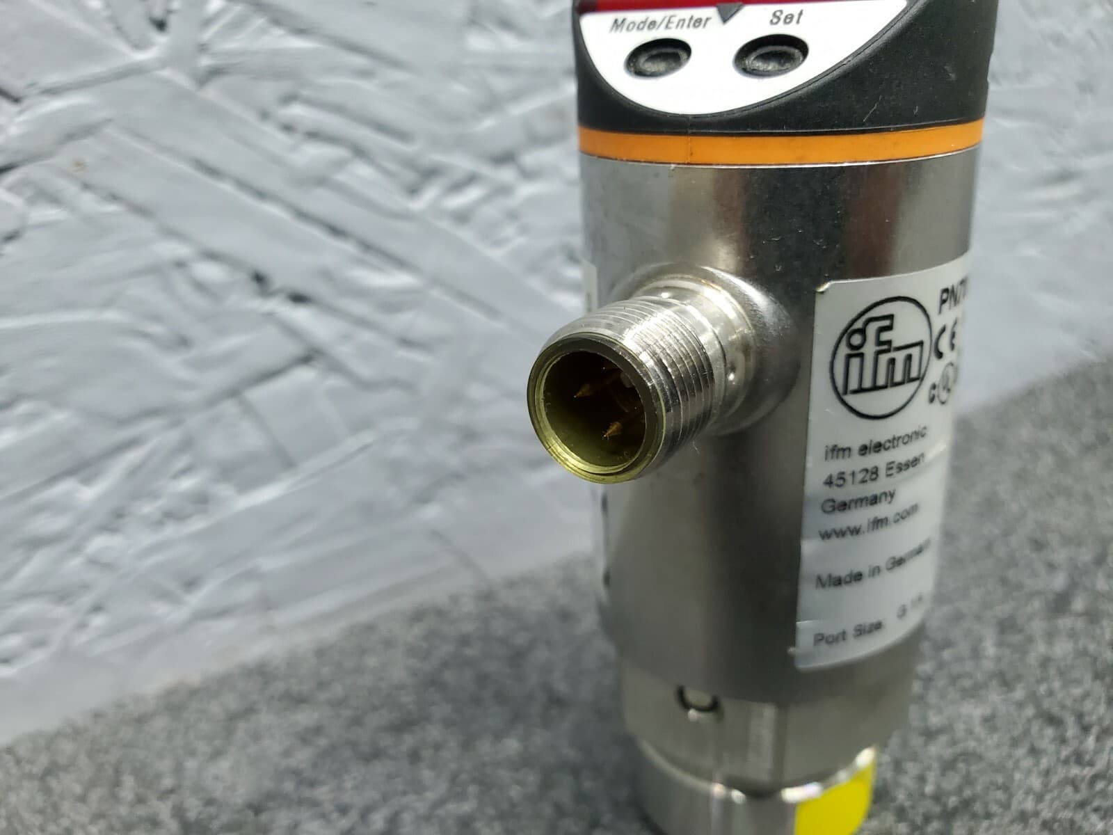 IFM Efector PN7004 Electronic Pressure Sensor Range -14-145 PSI, 18-36 VDC 2