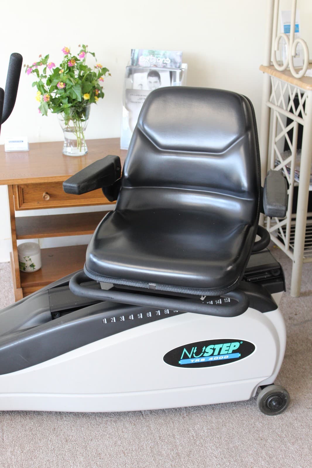 Nustep TRS4000 with new seat, tie rod end and bearings in excellent condition! 2