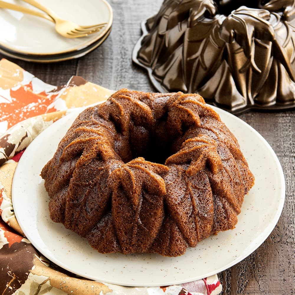 Nordic Ware Harvest Leaves Bundt® Pan 4