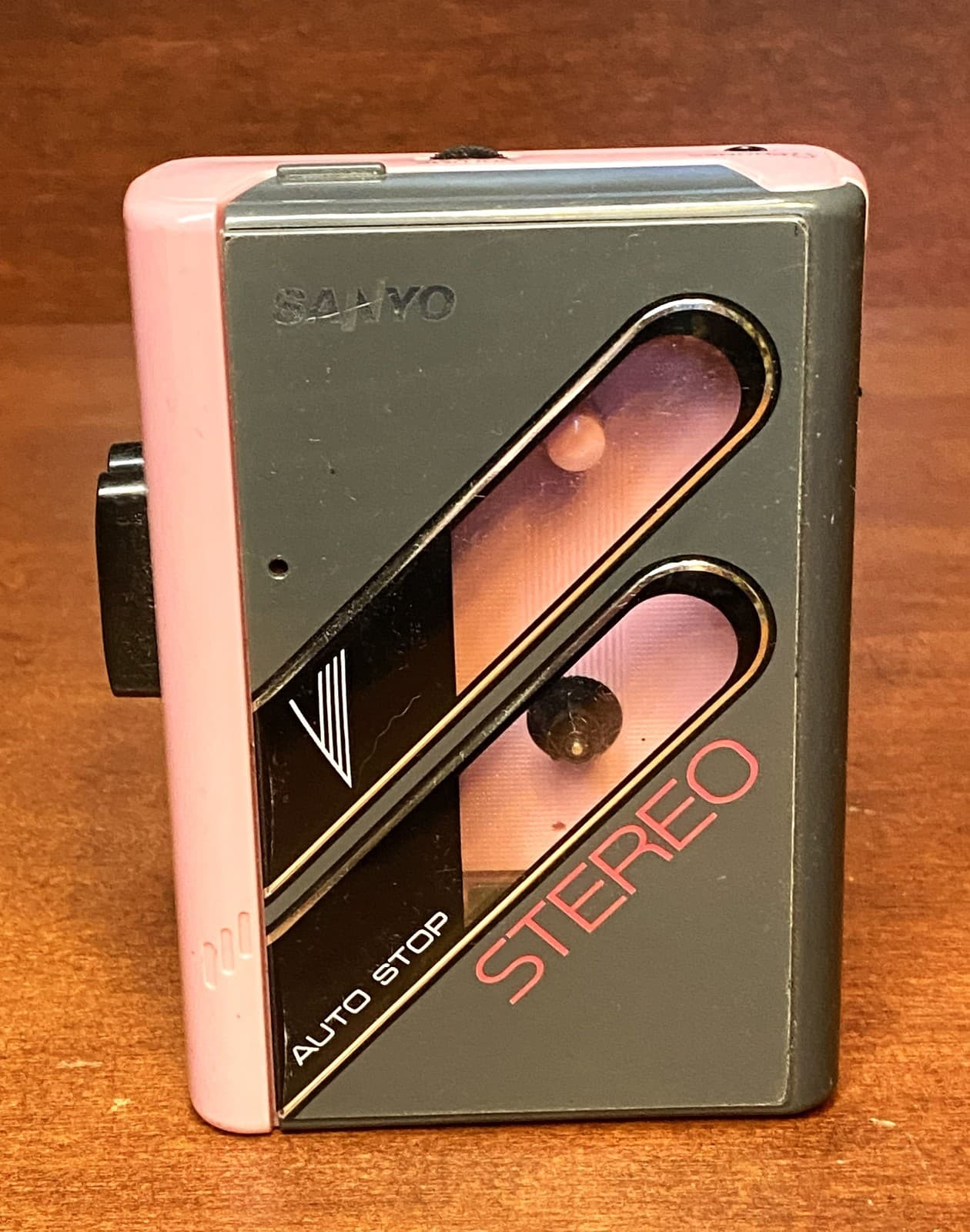 Vintage Sanyo M GP22 Pink Portable AA Battery Auto Stop Stereo Cassette Player 2