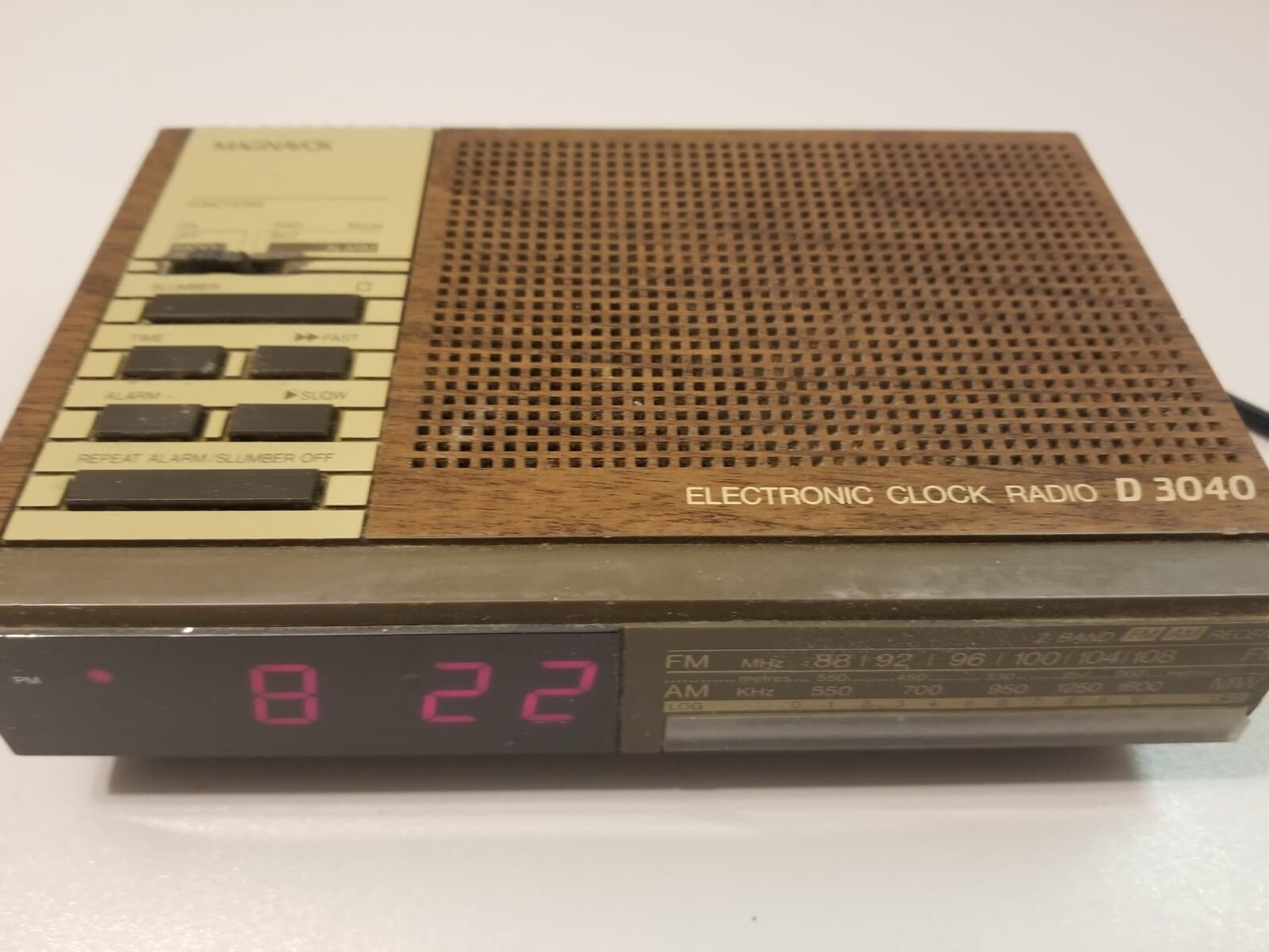 Magnavox Electronic Clock AM / FM  Radio D 3040 / 17S Tested Works 2
